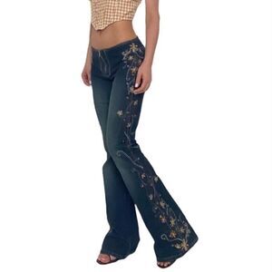 Z CAVARICCI Vintage Y2K Low Rise Embroidered Flare Denim Jeans Sz 3 Runs Big
